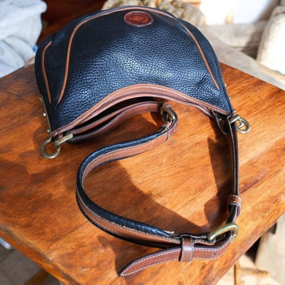 DOONEY & BOURKE VTG  80's All Weather Crescent Sac Leather Navy w British Tan - Picture 10 of 16